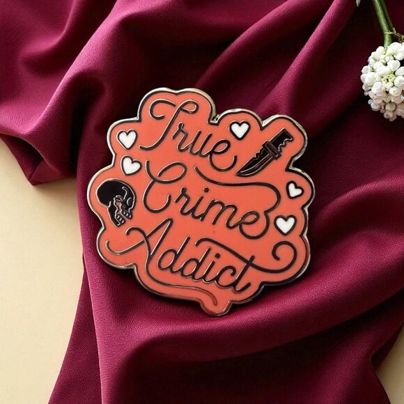TRUE CRIME ADDICT Enamel Lapel Backpack Pin NEW - Picture 1 of 4